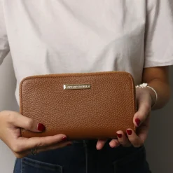Exclusive zip Around Leather Wallet